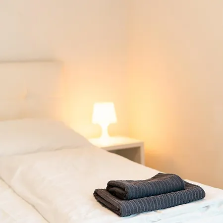 102 Venedig 59m2, 4-8 Pers Extra Bedroom Apartment *